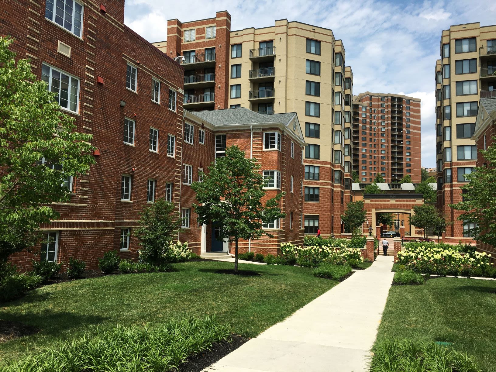 Arlington Apartments for Rent Woodbury Park at Courthouse